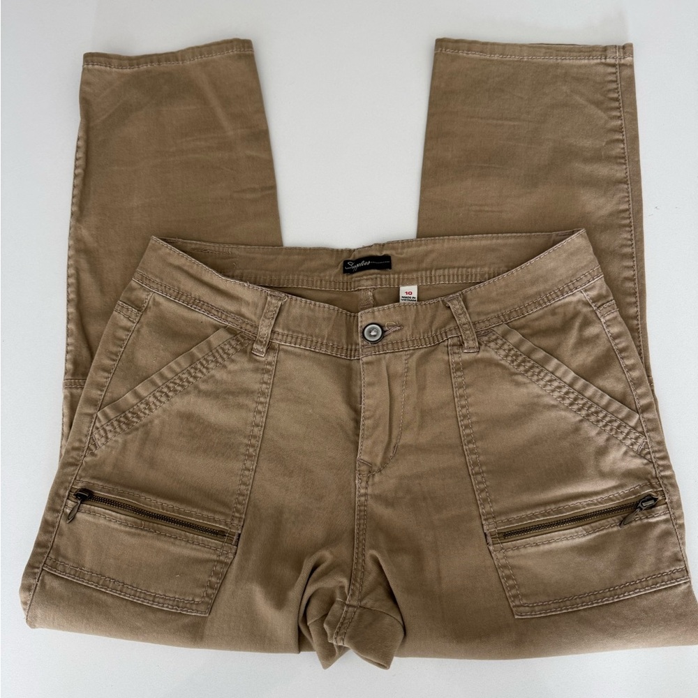Stylish Khaki Women’s Pants with Zipper Details